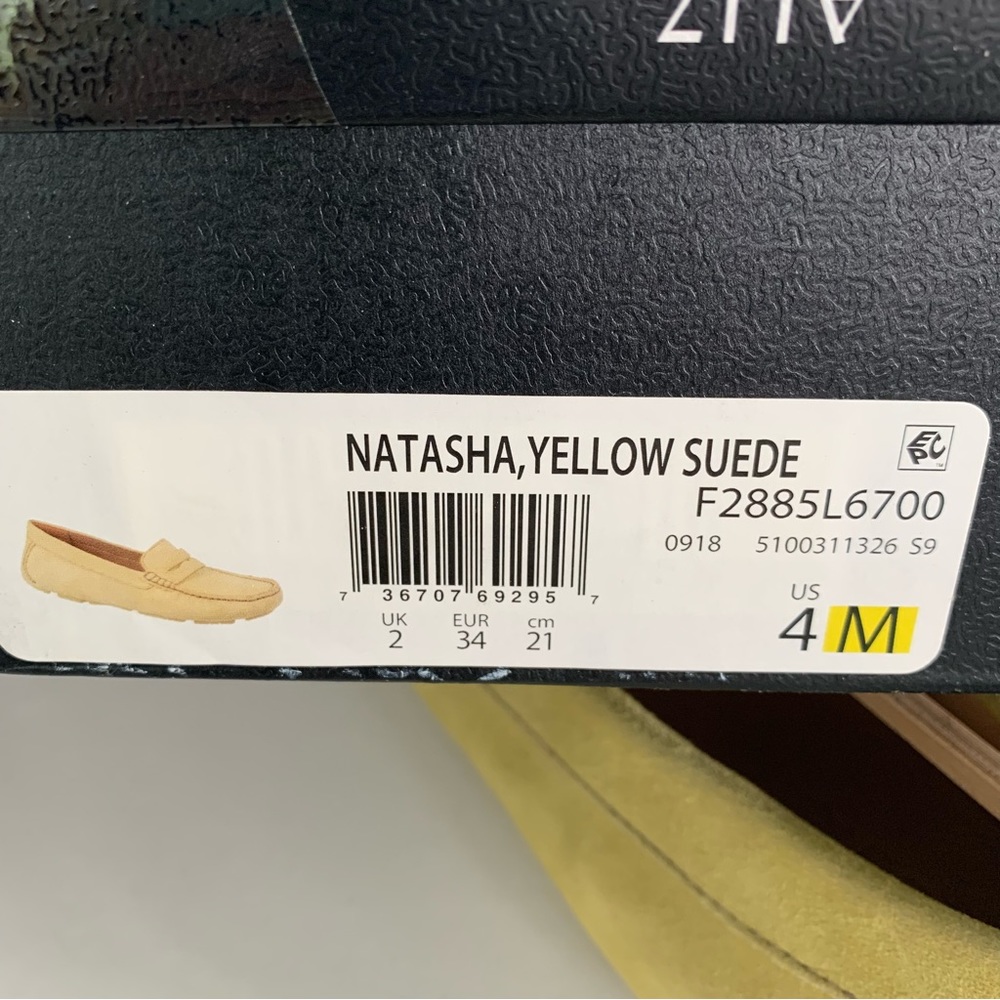 Naturalizer Women's Natasha Driving Loafers Flash Yellow suede Size US 4 M - Picture 9 of 9